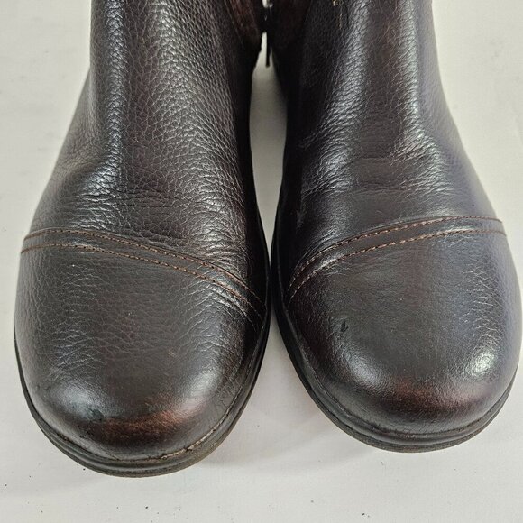 Clarks Cheyn Kisha Women Leather Ankle Boots has Side Zipper Closure Size 9.5M - Picture 3 of 10